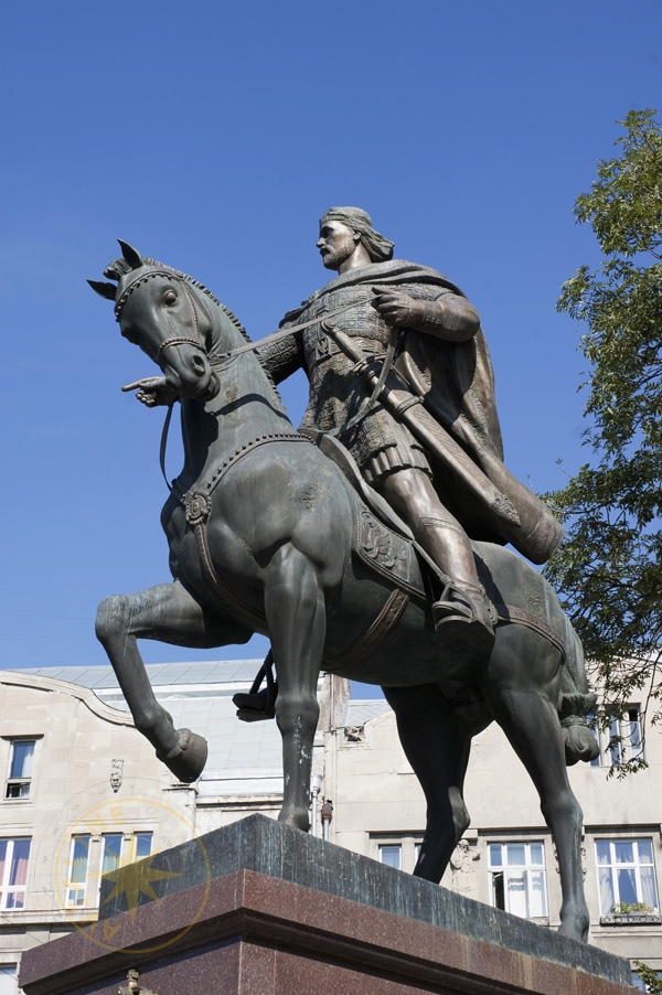 Памятник королю Данилу Галицкому - Украина