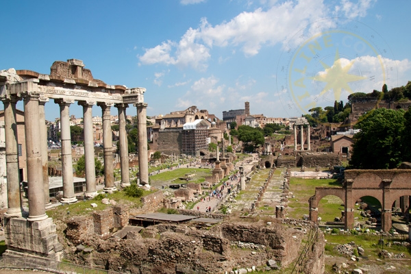 Римский форум - Храм Сатурна, триумфальная арка - Италия