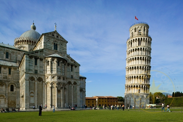 Пизанская башня - цилиндрическая башня в Пизе - Италия