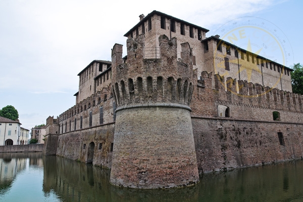 Замок Фонтанеллато - достопримечательность города - Италия