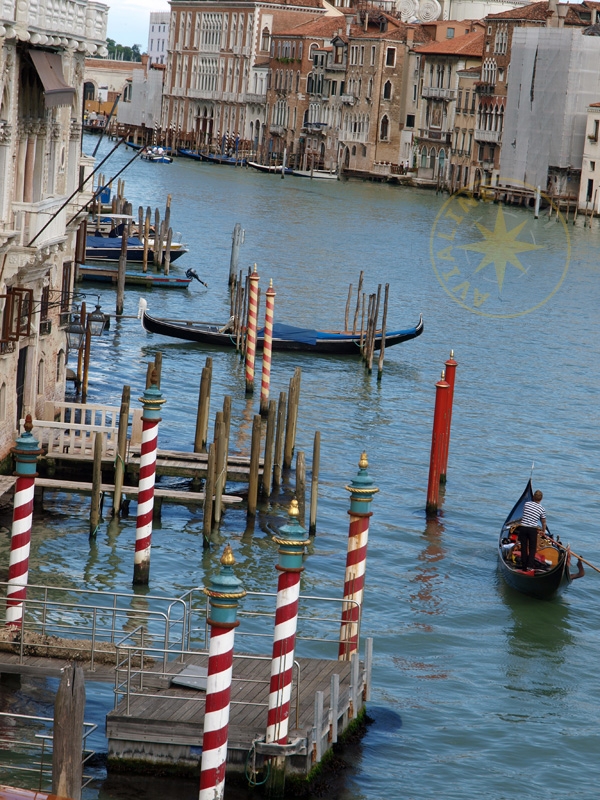 Экскурсия по каналам Венеции на гандоле - Италия