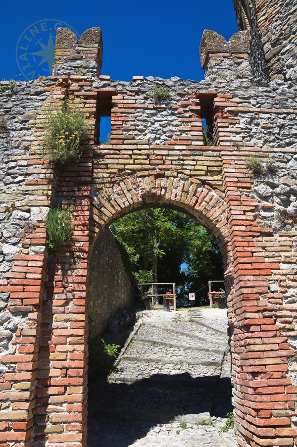 Замок Монтебелло - замки Италии - Италия