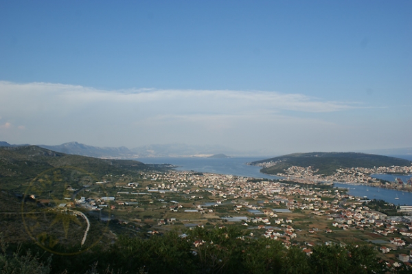 Вид на Трогир и побережье - Хорватия