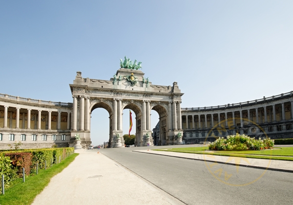 Триумфальная арка - вид с другой стороны - Бельгия