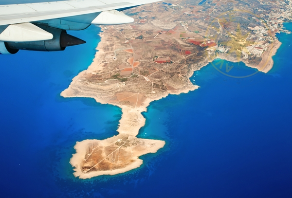 Остров с высоты полета самолета - Кипр