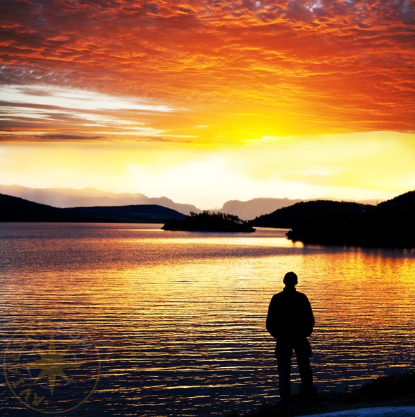 Закат у озера - фото - Норвегия