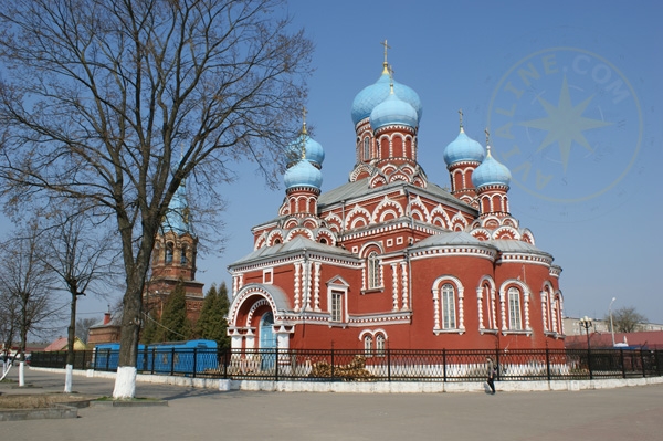 Воскресенский собор на Соборной площади в центре Борисова - Беларусь